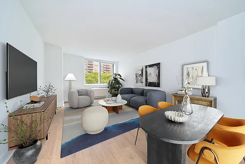 160 Riverside Blvd Photo 1