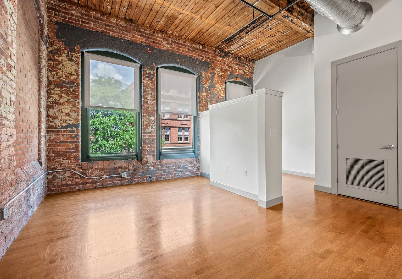 103 Allyn St — Photo 1