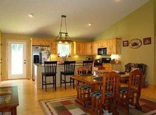 569 Sam Reed Rd NW, Floyd, VA 24091