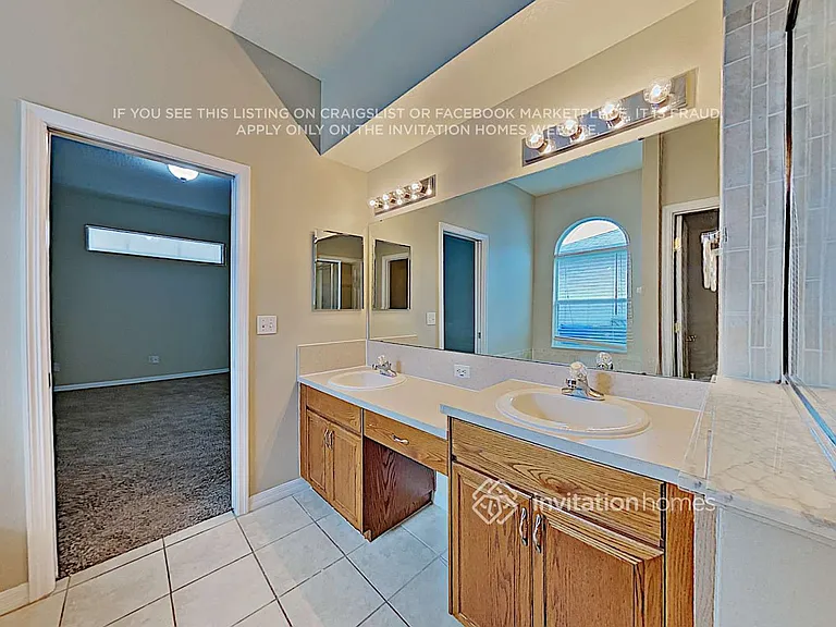 1108 Barclay Wood Dr — Photo 8