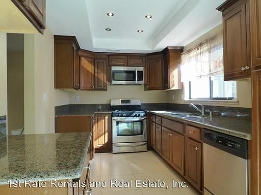 4th image of 23434 Swan St