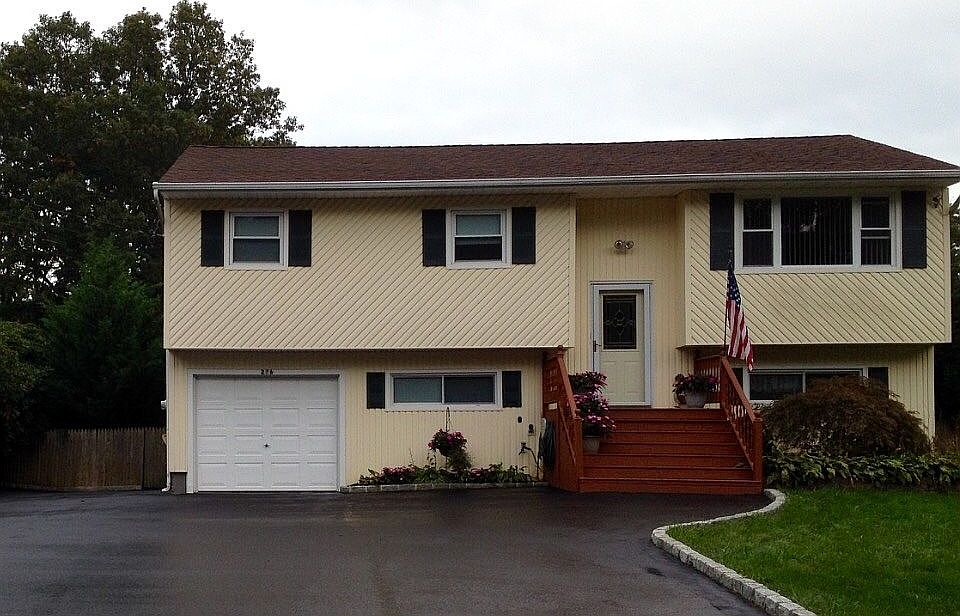 1st image of 276 Easton St