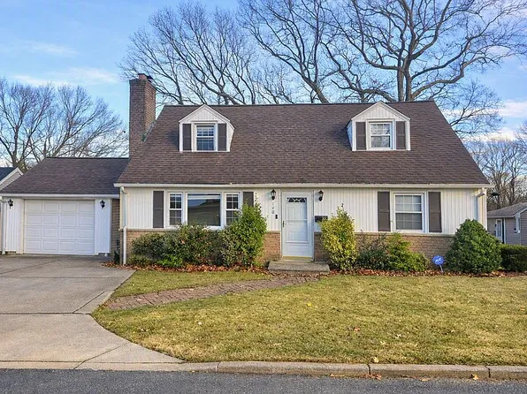 70 Marcy Rd, Bridgeport, CT 06606