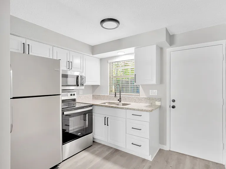 1354 Tioga Ave — Photo 8