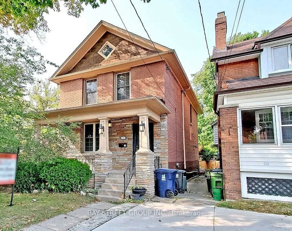 4 bed, $5,200 — Photo 1