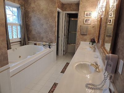 1st image of 1003 Kaw Cir