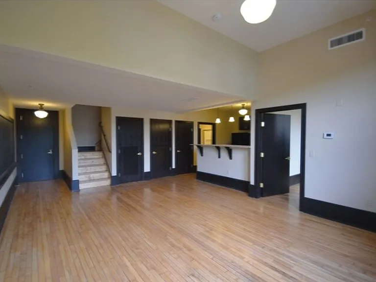 300 N Lowell Ave — Photo 13