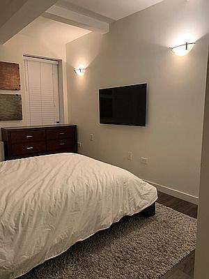 5th image of 150 W 51st St APT 830