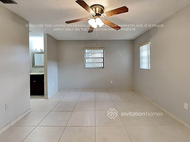 11295 SW 55th Pl — Photo 9