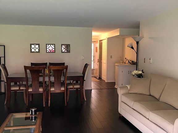 3rd image of 5440 W Windsor Ave APT 1C
