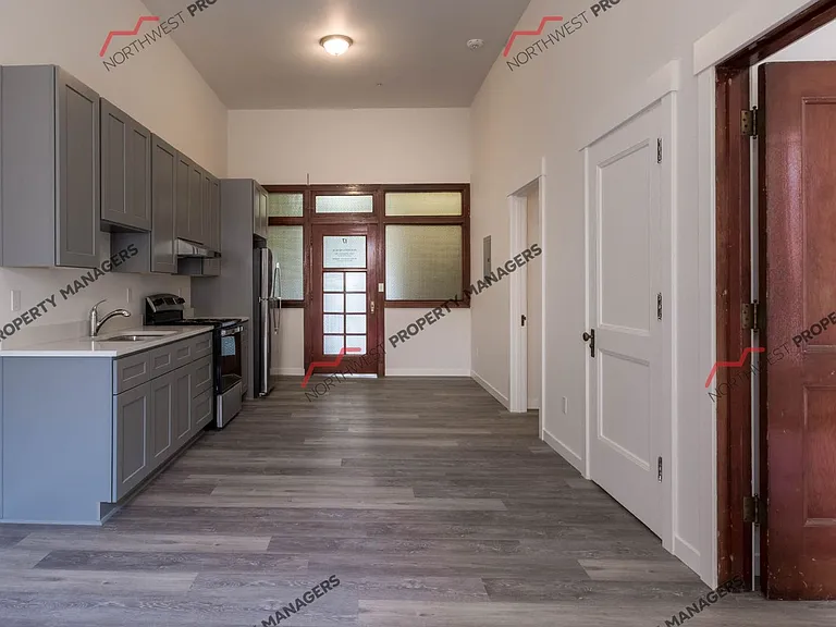 107 N Tower Ave — Photo 2