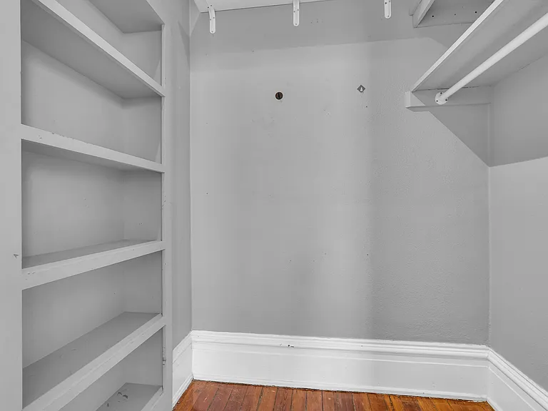 112 E Harris St — Photo 29