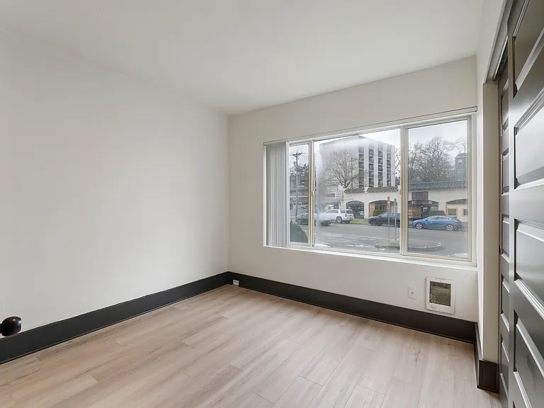 Kensington Apartments — Photo 56