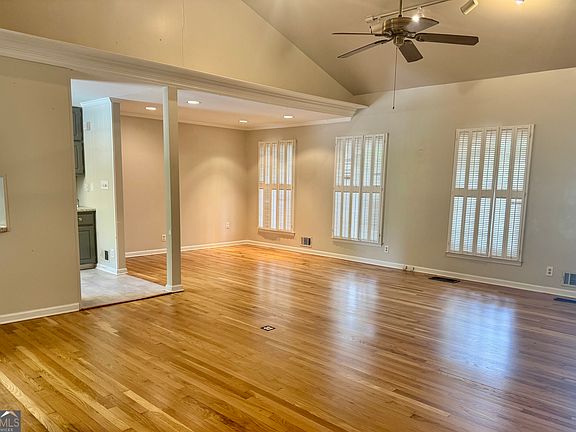 4th image of 280 N Burke Cir