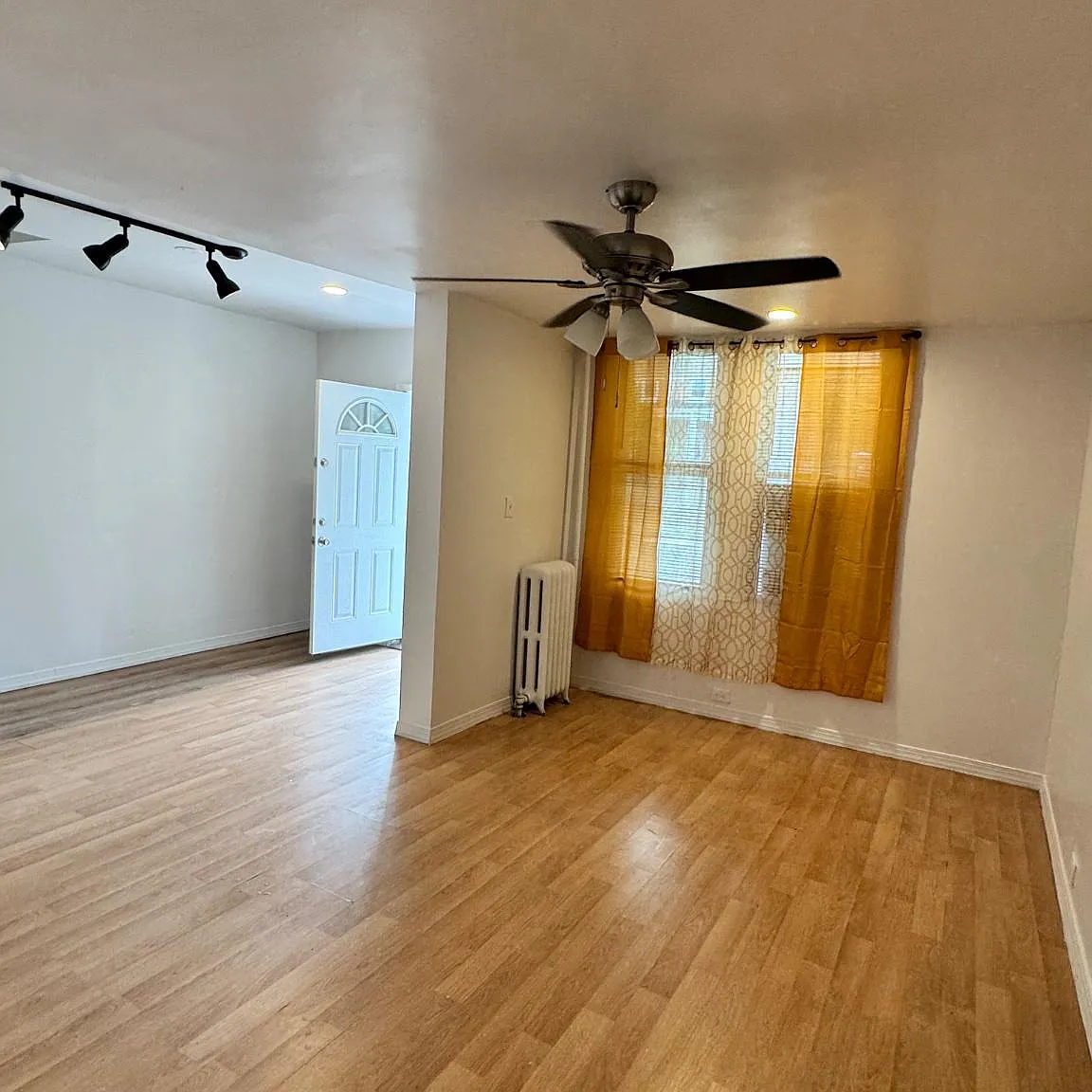 Town House — Photo 2