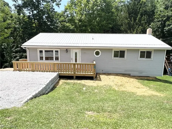 218 Lower Spruce St, Follansbee, WV 26037