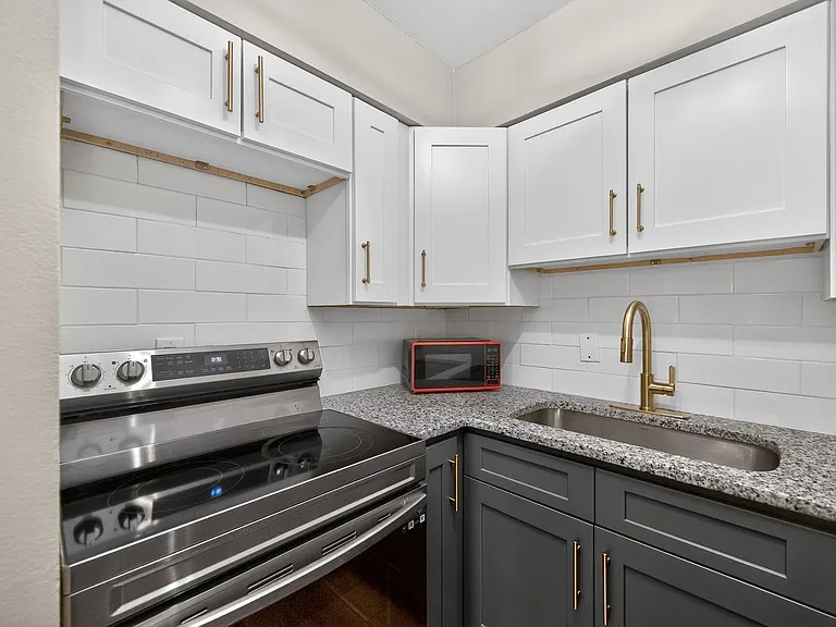 6419 Montgomery Rd #B1 — Photo 1