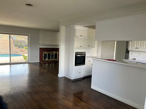5th image of 804 E Emerson Ave
