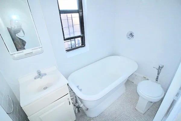 Rented by Realty Nerd | media 37