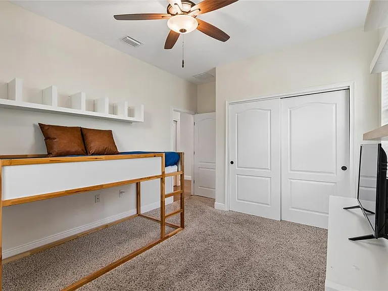 110 S Beverly Ave — Photo 19