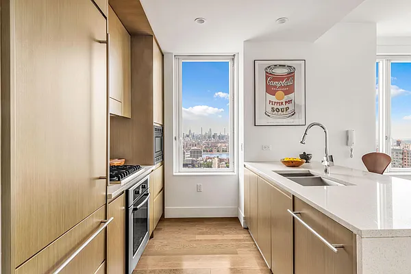 Sold by Sotheby's International Realty | media 19