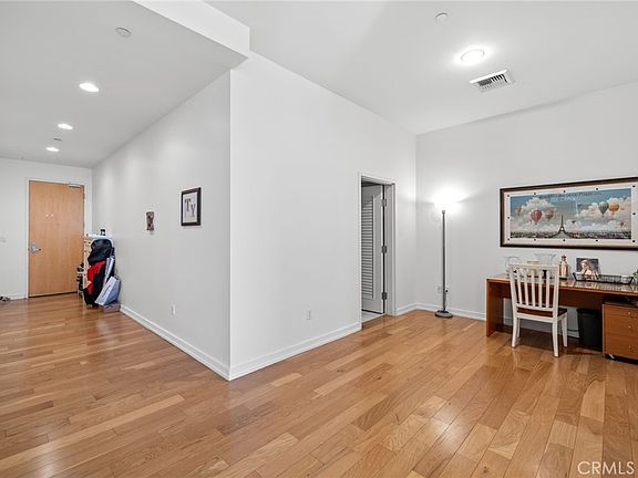 5th image of 801 S Grand Ave APT 1611