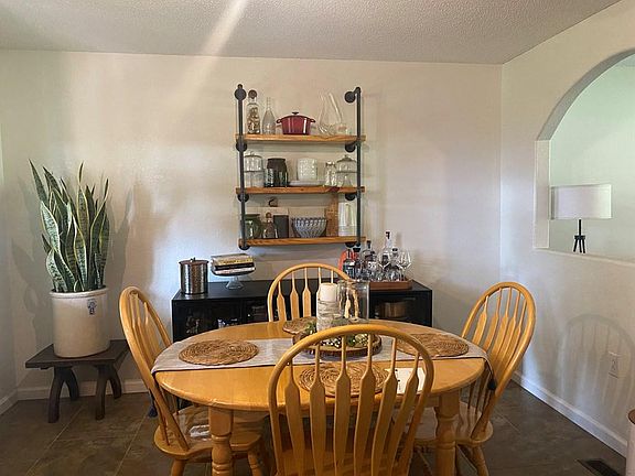 3rd image of 2309 Patricia Cir