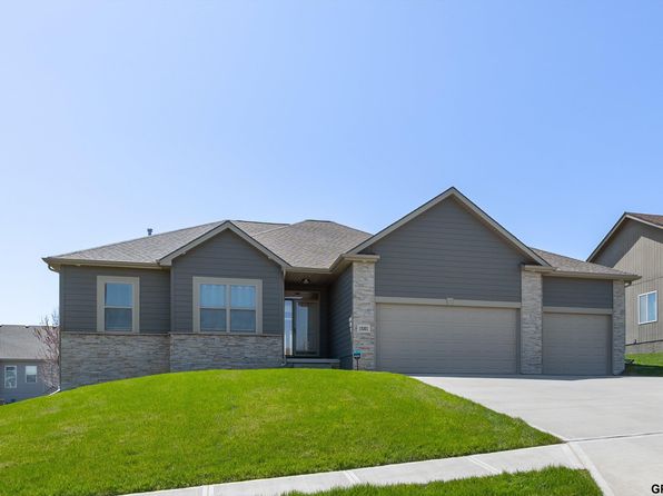 15301 Kansas Ave, Omaha, NE 68116