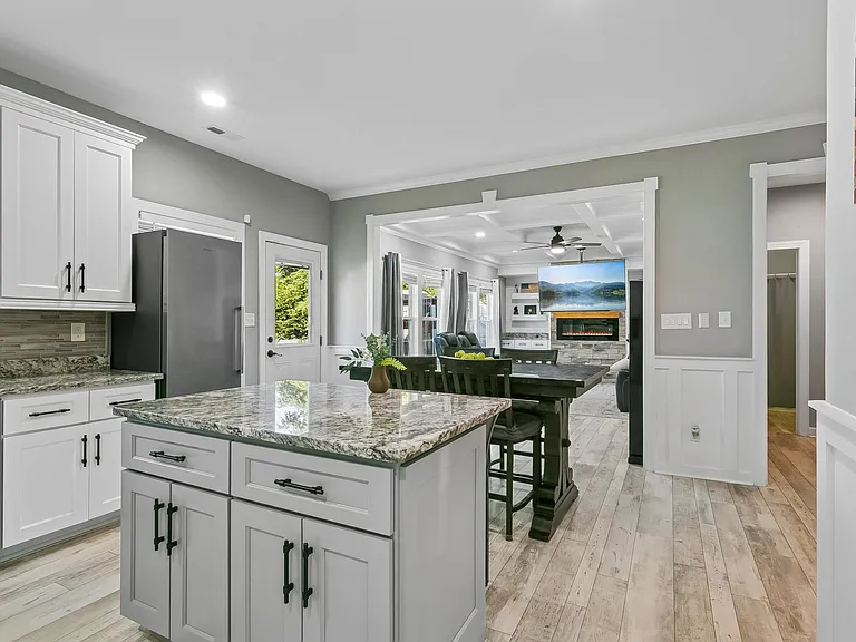 367 Poplar Ave — Photo 15