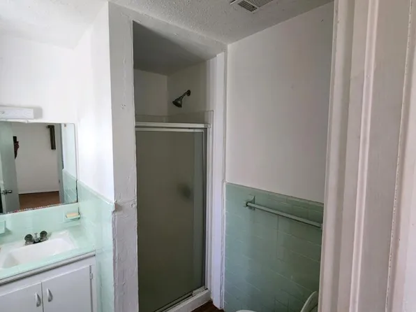 208 Southview Dr, Henderson, TX 75654