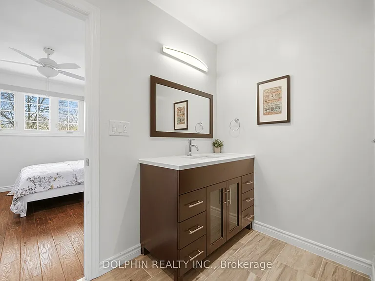 1090 Vanier Dr — Photo 27