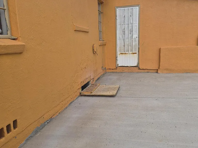 3915 Mobile Ave #2 — Photo 8