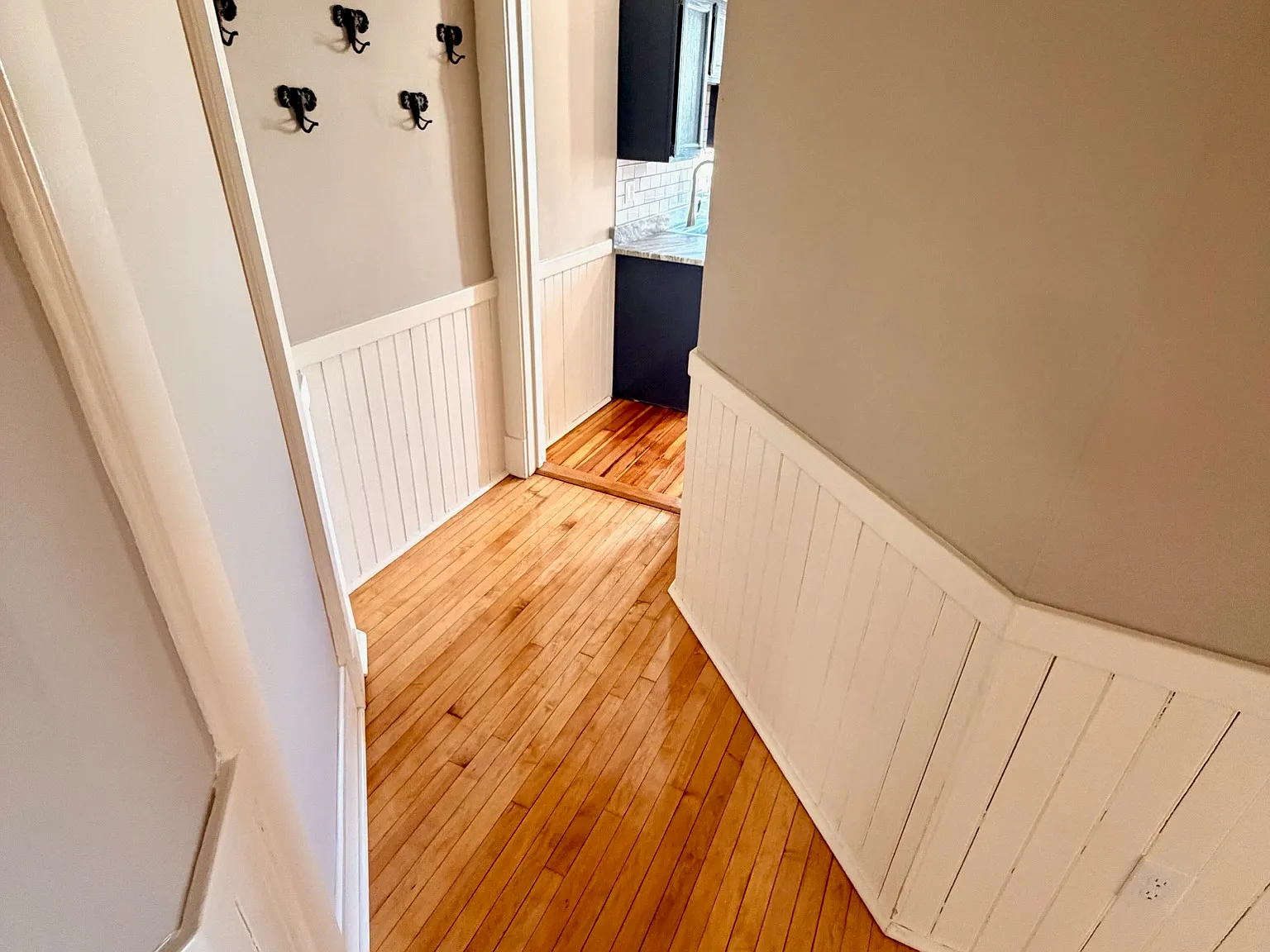 4 bed, 954 sqft, $3,550 — Photo 4
