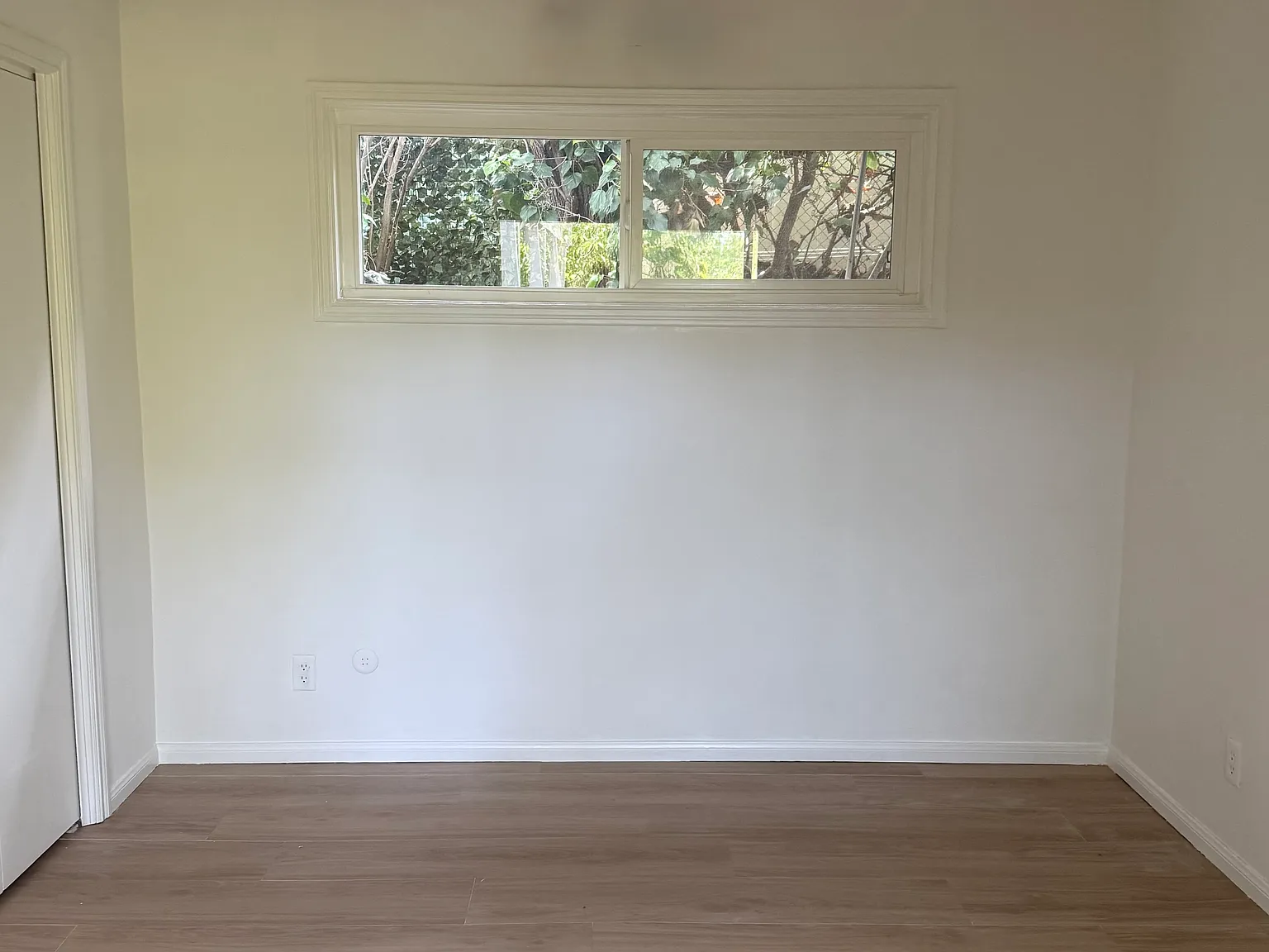 4401 Nogales Dr — Photo 2