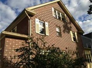 10 S Park Pl, Longmeadow, MA 01106