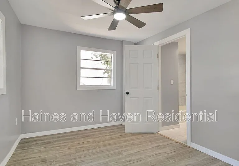 669 Avenue B NW #10 — Photo 9