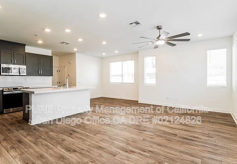 812 Mateo St #1 — Photo 1