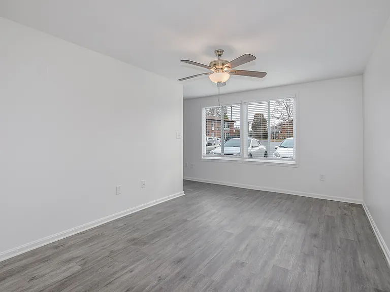 Crain Flats Apartments — Photo 9