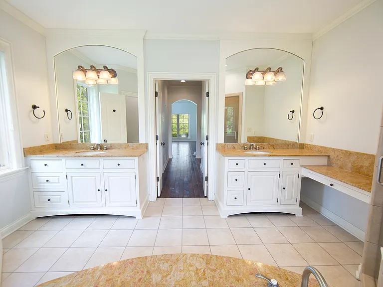 11560 N Canterbury Dr — Photo 16