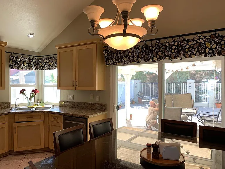 774 Suncreek Dr — Photo 7