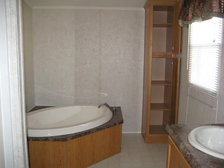 2007 AV (8) Bath_05272018