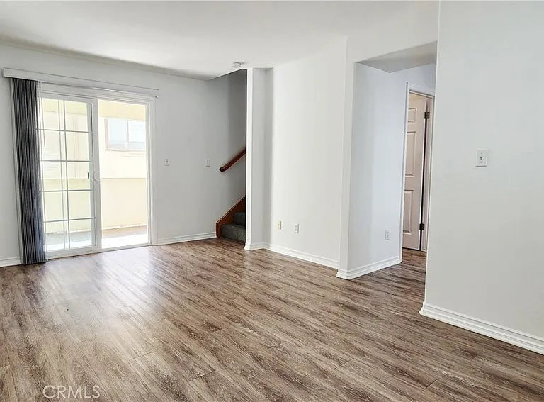 1675 Gramercy Ave — Photo 2