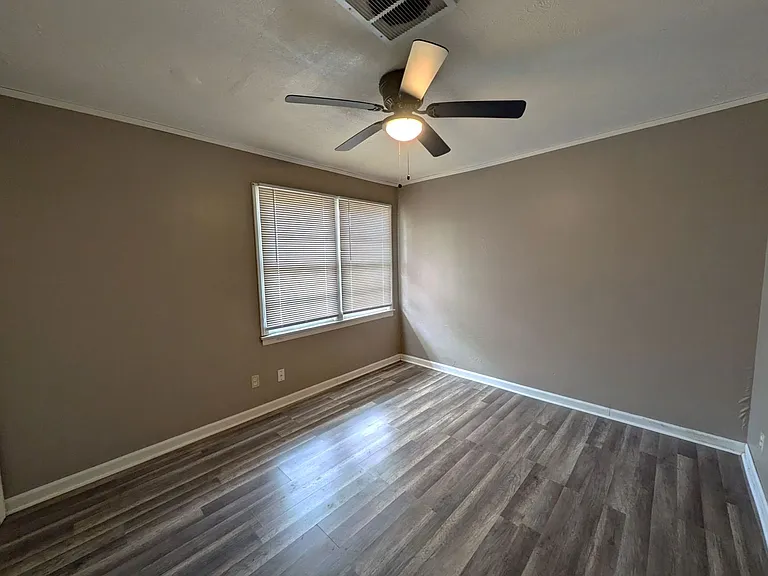 302 Bridal Wreath Ave — Photo 9