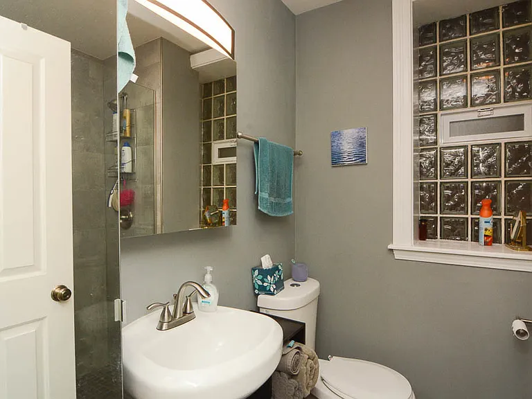 3833 N Paulina St #G — Photo 17