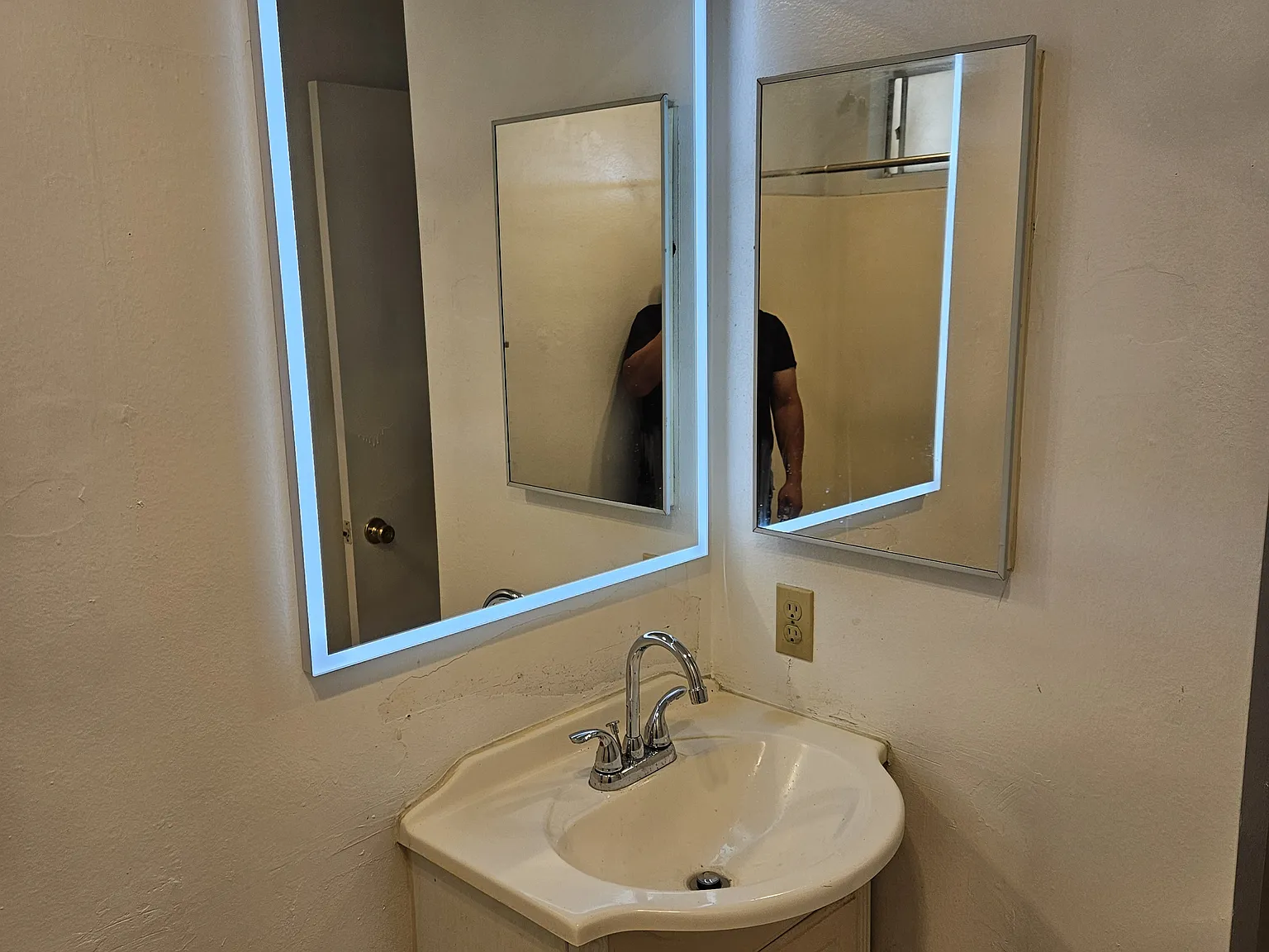 1042 W Pine St — Photo 2
