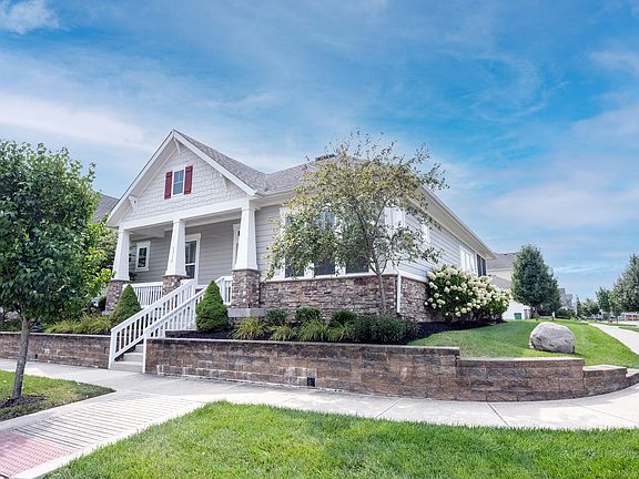 3rd image of 1715 Rossmay Dr