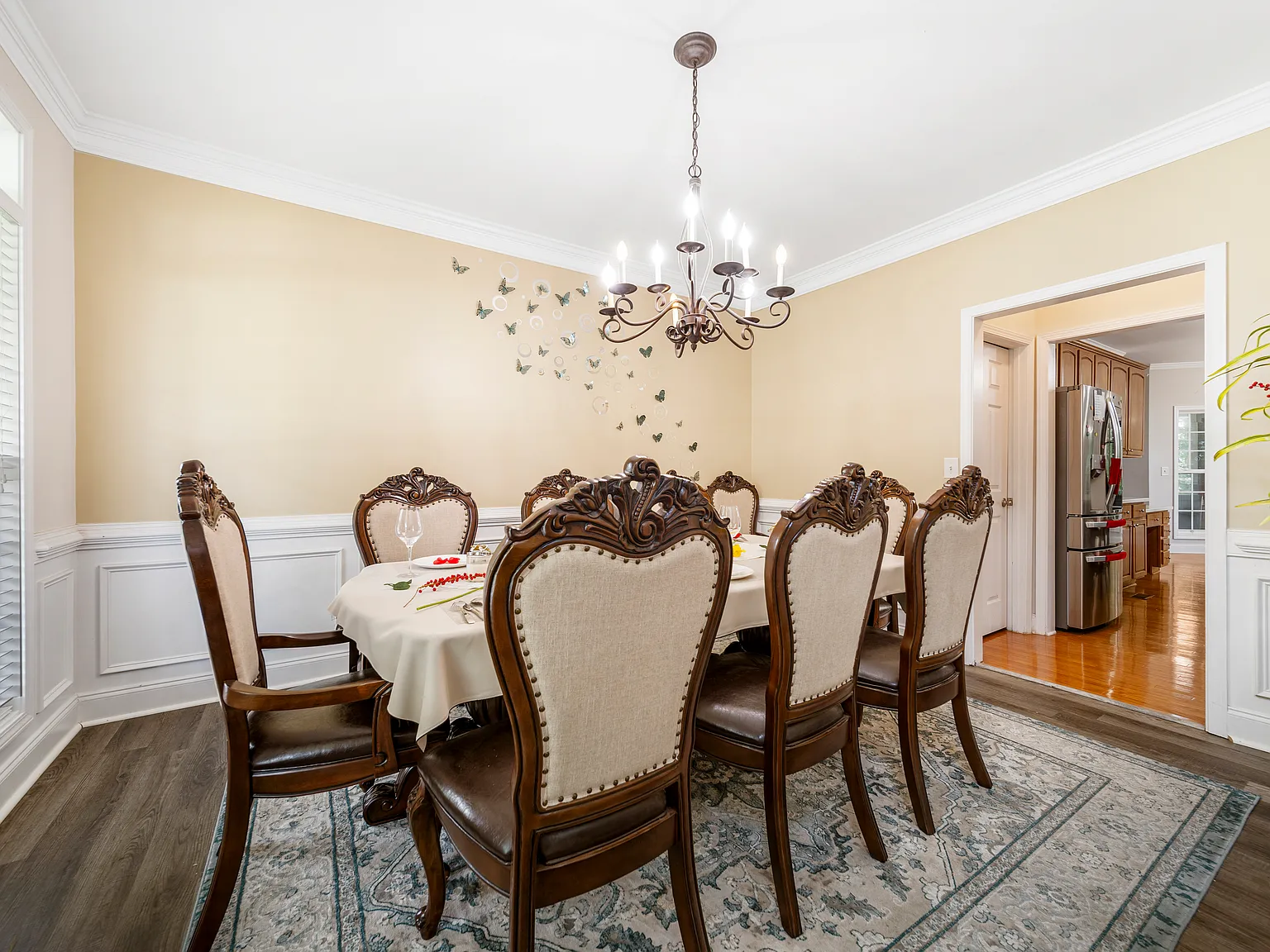 5 bed, 4563 sqft, $3,500 — Photo 3
