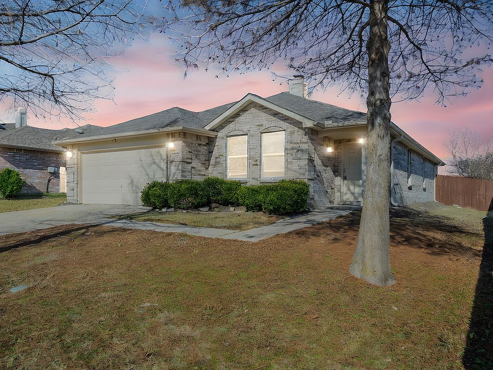 1st image of 806 Bayview Dr