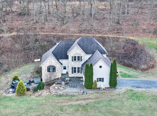 222 Randall Dr, Sunbury, PA 17801