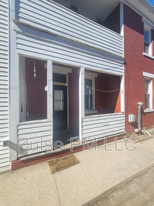 2 bed, 1.0 bath, 750 sqft, $1,350 — Photo 2